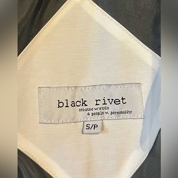 BLACK RIVET WINTER COAT!! - Picture 3 of 4